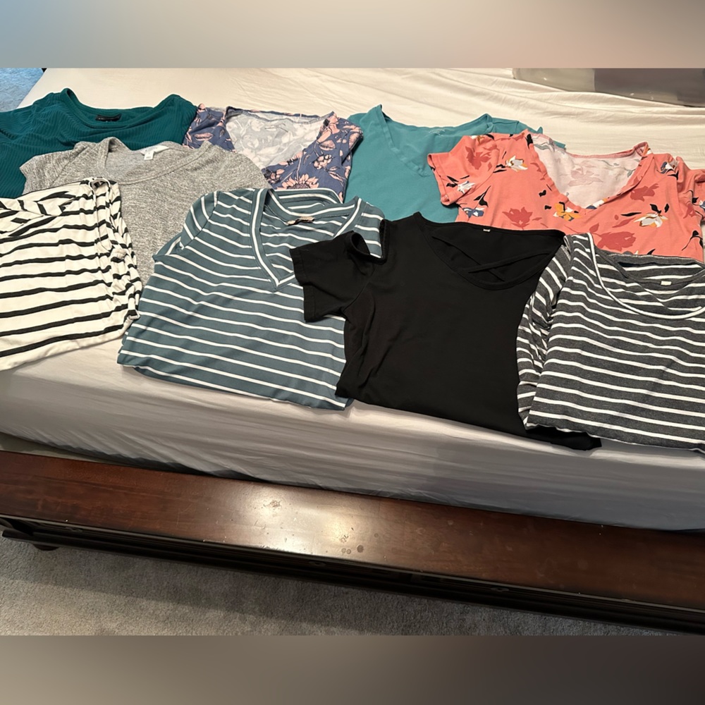 Maternity casual top lot